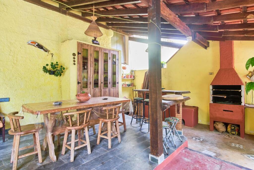 Casa linda em condomínio fechado