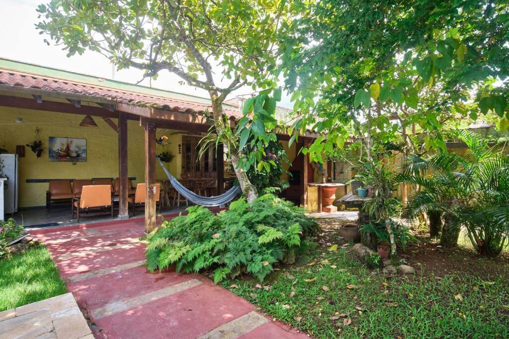 Casa linda em condomínio fechado