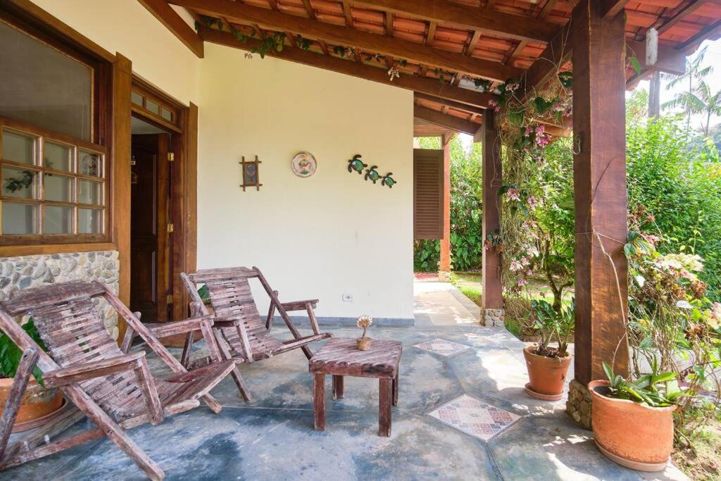 Casa linda em condomínio fechado