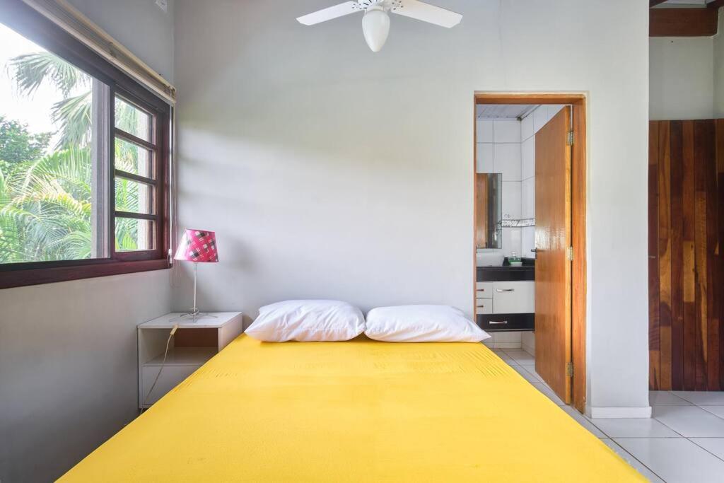 Casa linda em condomínio fechado
