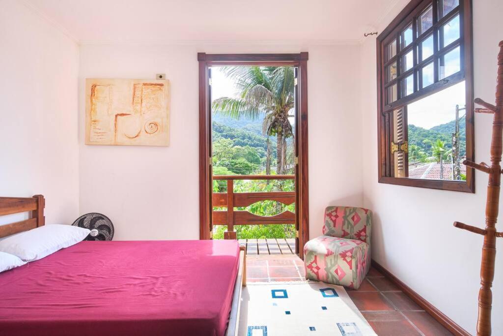 Casa linda em condomínio fechado