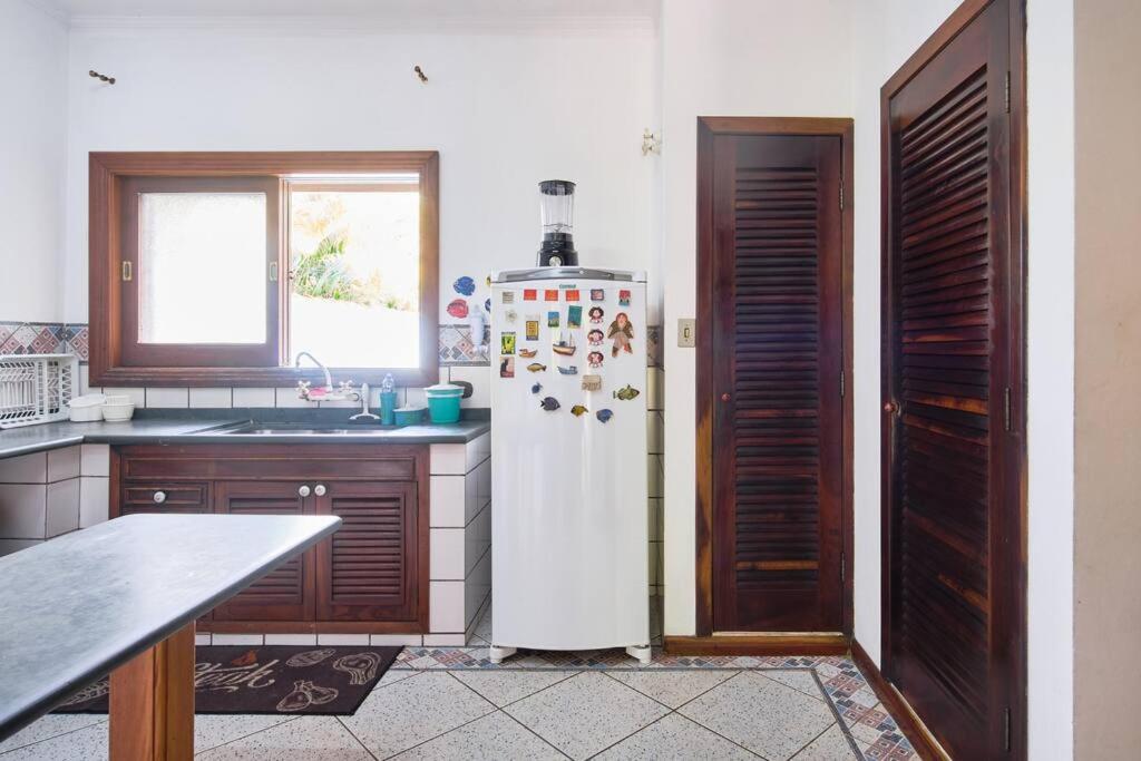 Casa linda em condomínio fechado