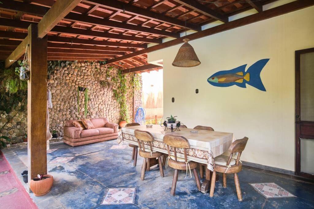 Casa linda em condomínio fechado