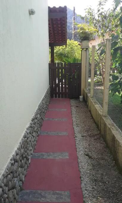 Casa linda em condomínio fechado