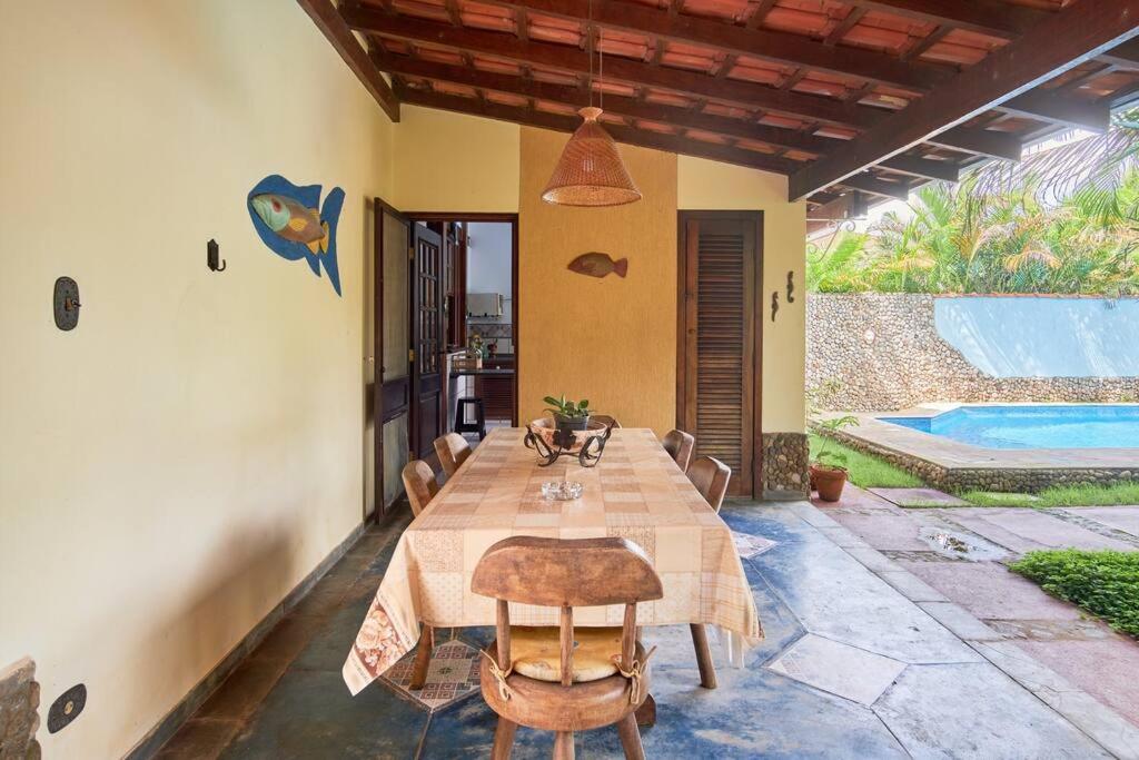 Casa linda em condomínio fechado