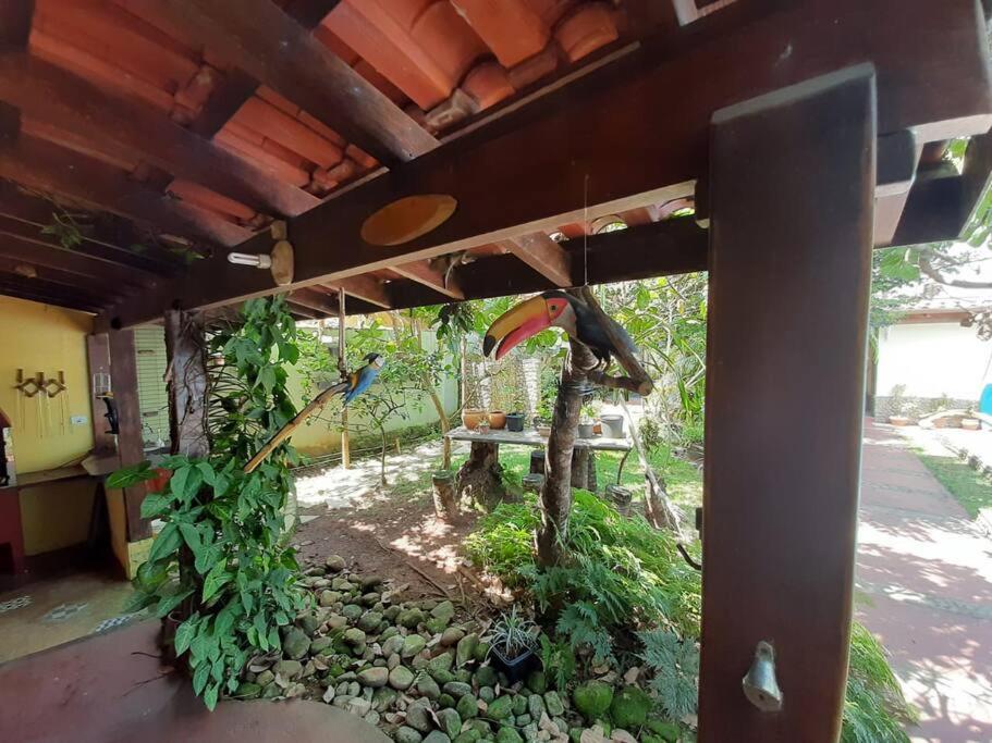 Casa linda em condomínio fechado