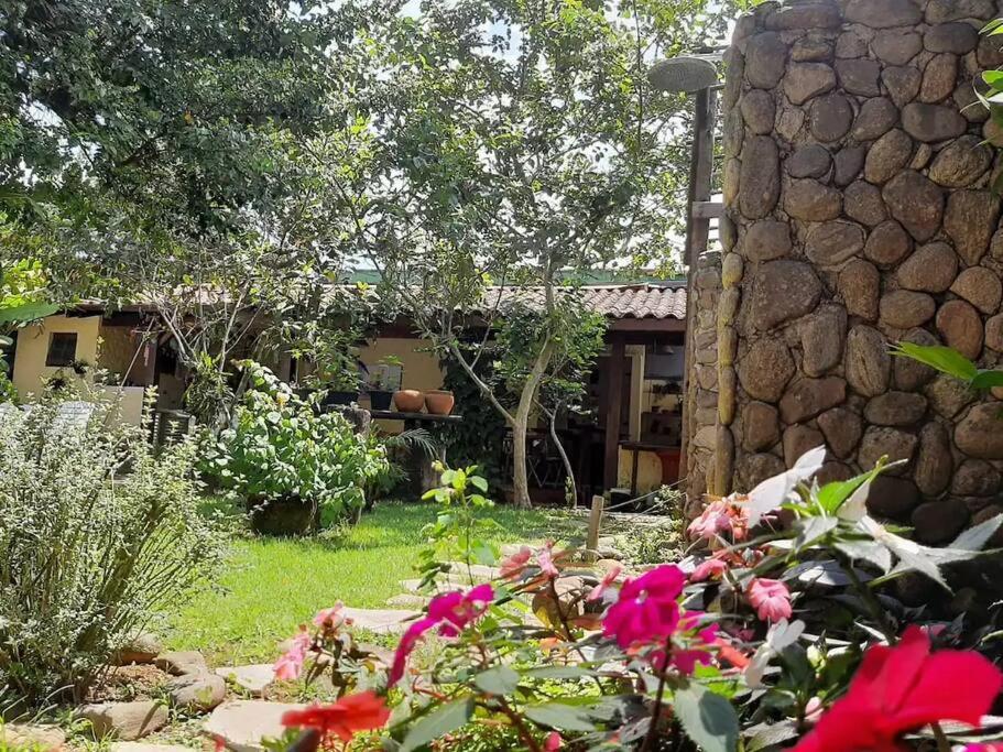 Casa linda em condomínio fechado