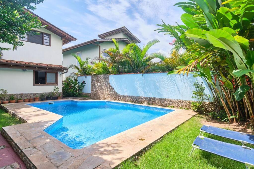Casa linda em condomínio fechado