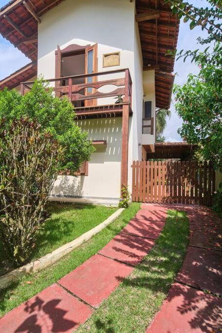 Casa linda em condomínio fechado