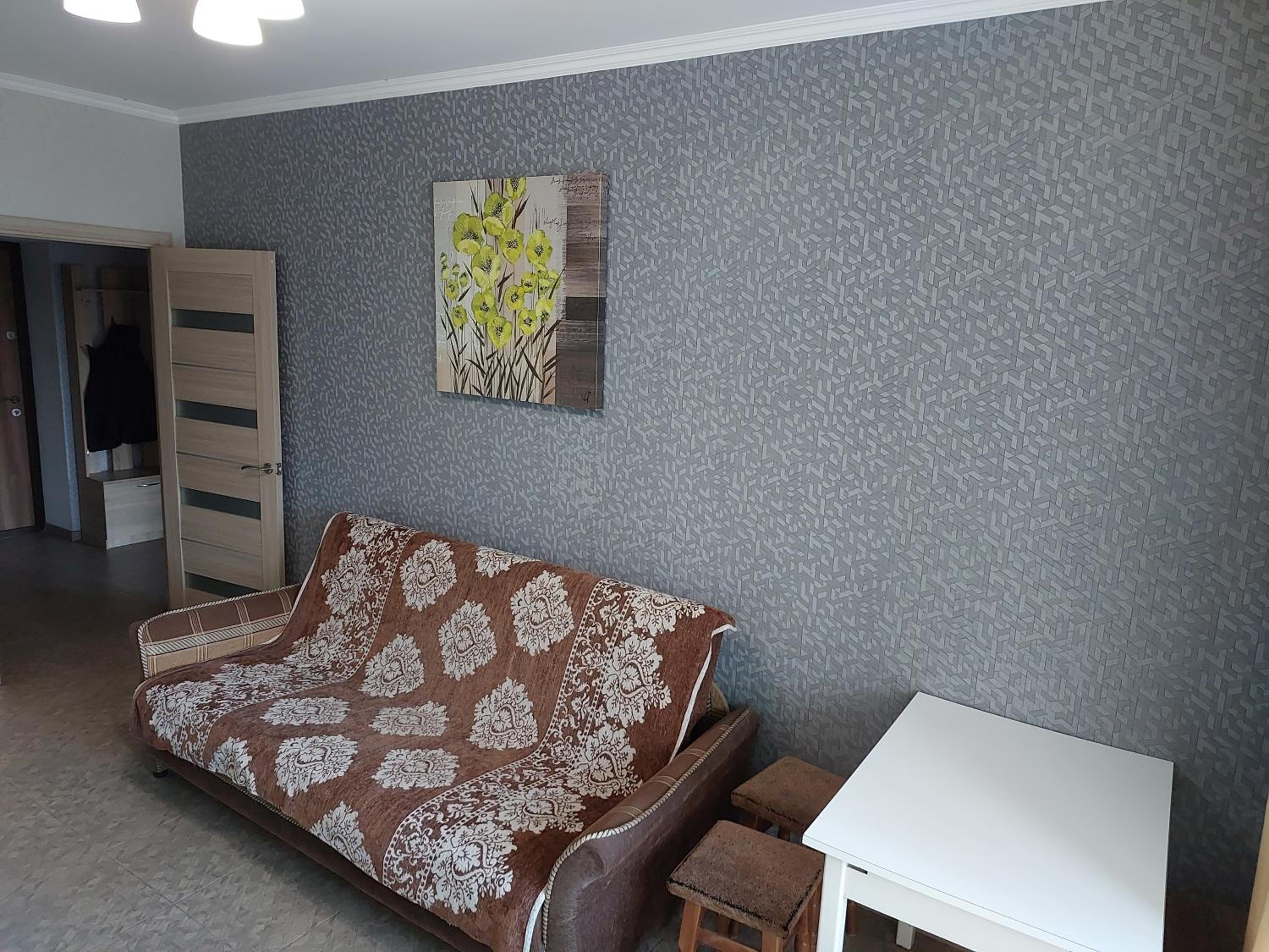 2-room luxury apartment in the center view 4