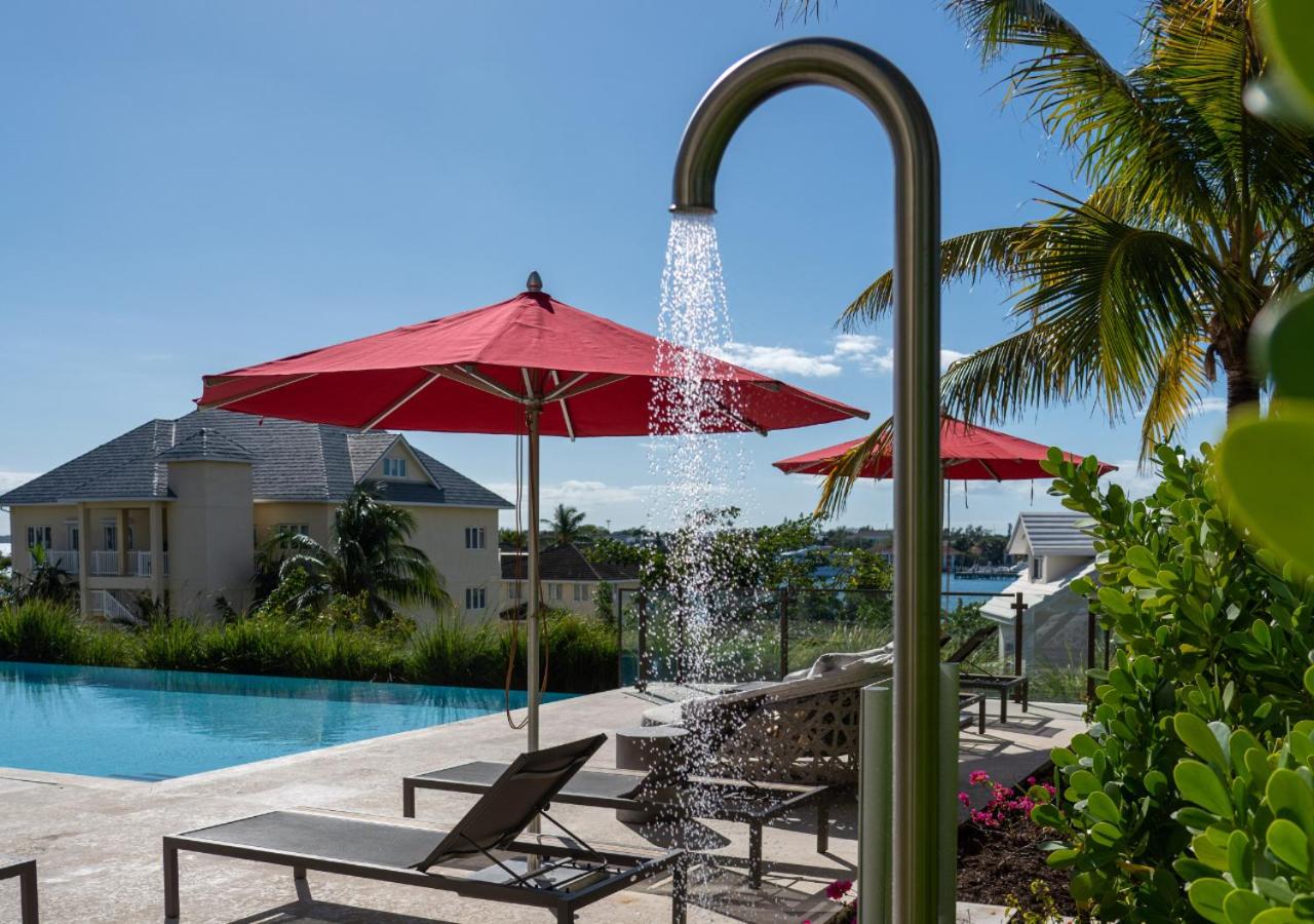 LUXURY 2 Bedroom Condo on Paradise Island - Near Atlantis!