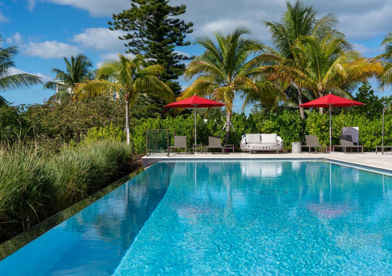 LUXURY 2 Bedroom Condo on Paradise Island - Near Atlantis!