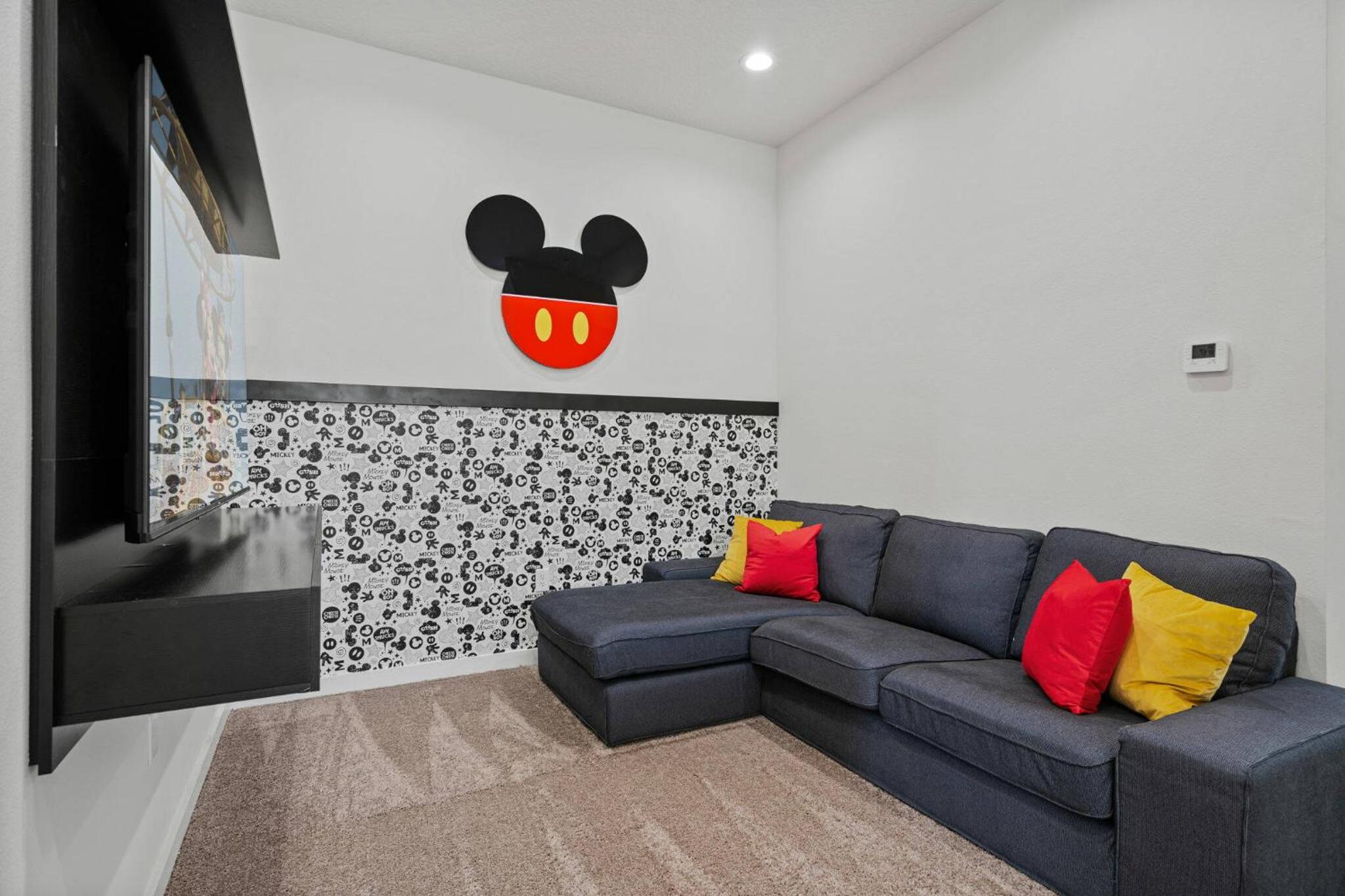 Wonderful towhouse very close to Disney