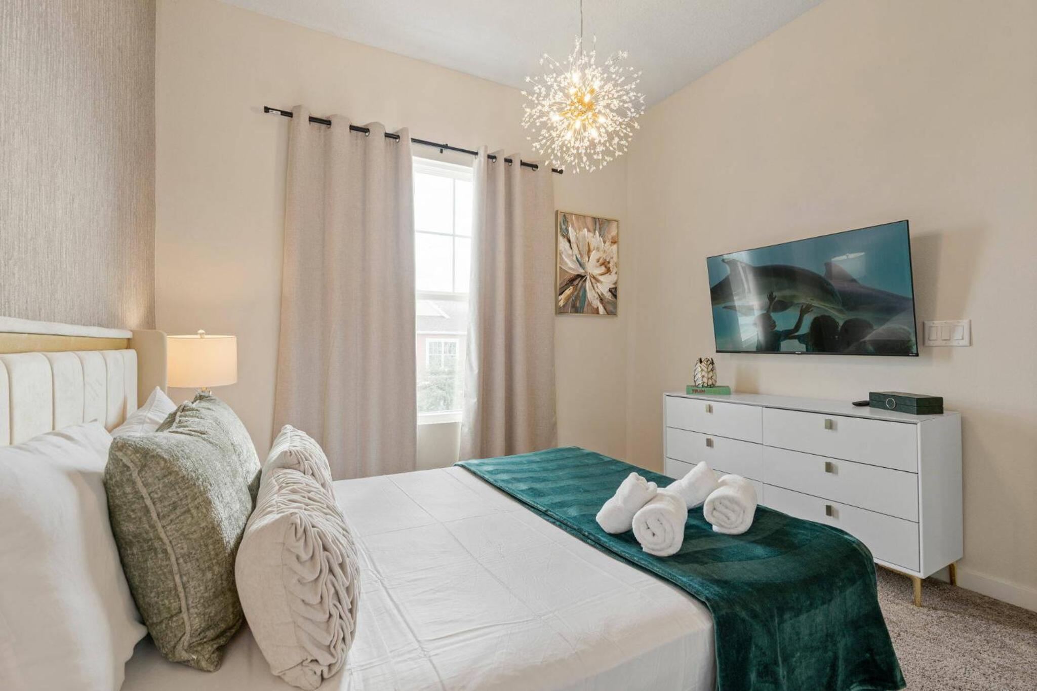 Wonderful towhouse very close to Disney