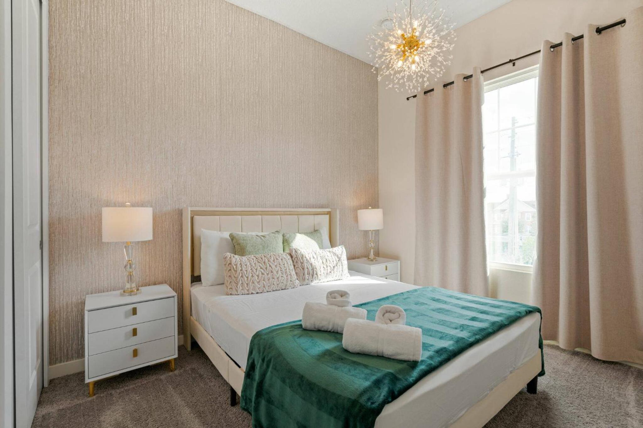 Wonderful towhouse very close to Disney
