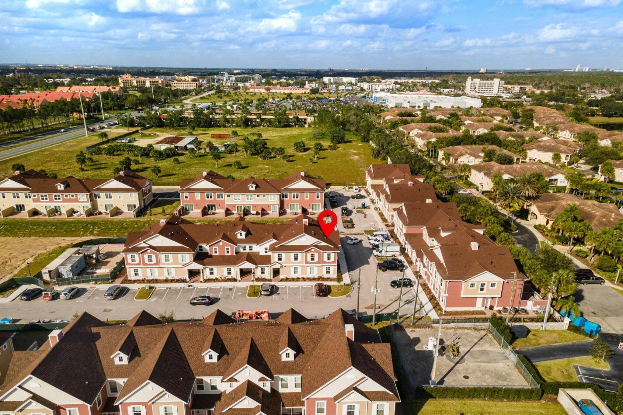 Wonderful towhouse very close to Disney