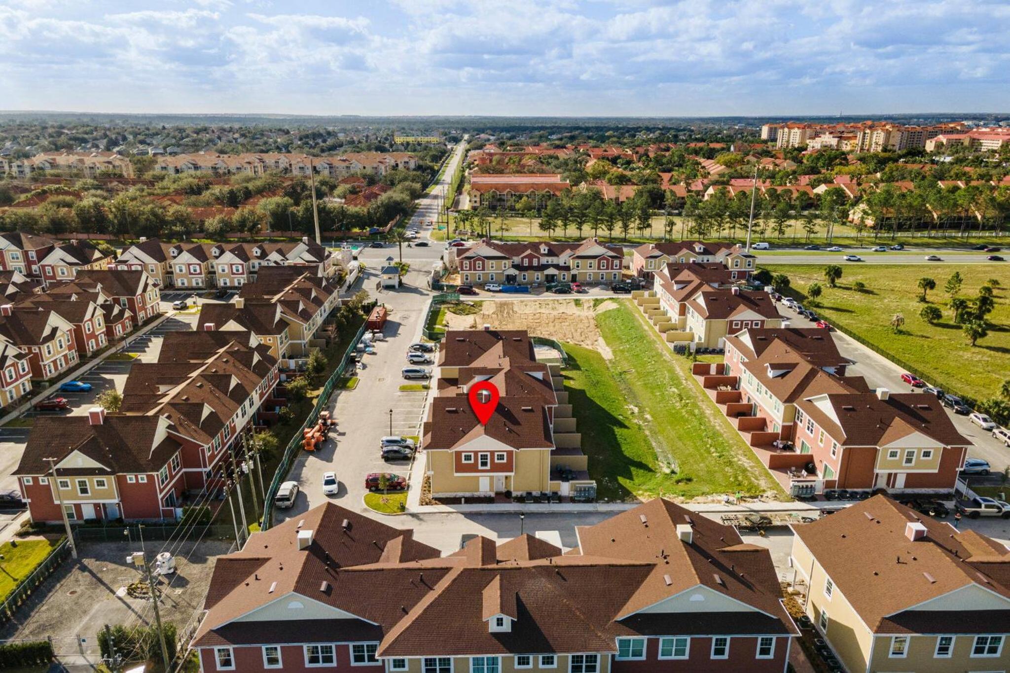 Wonderful towhouse very close to Disney
