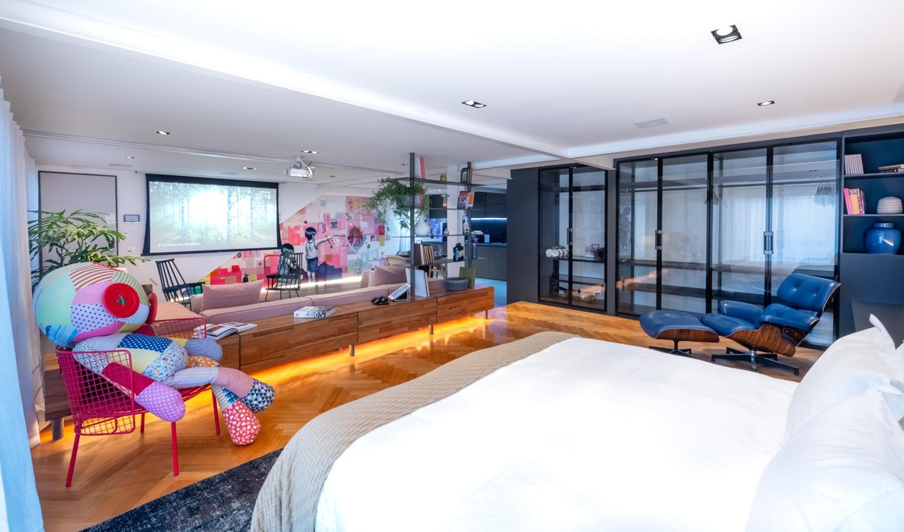 hotel room