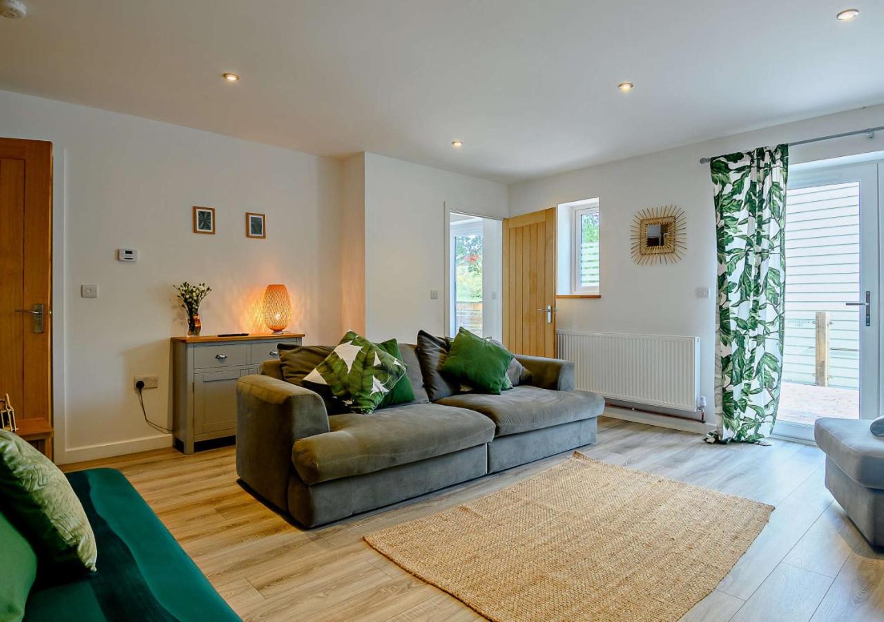 No 5 Hedgehog Den view 2
