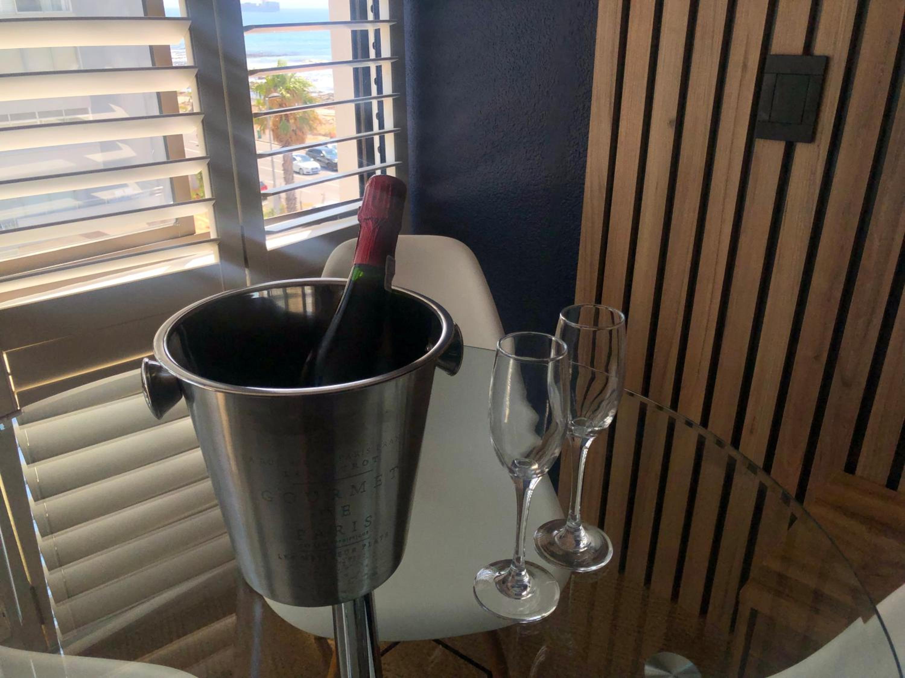 Studio Blue in Mouille Point view 4