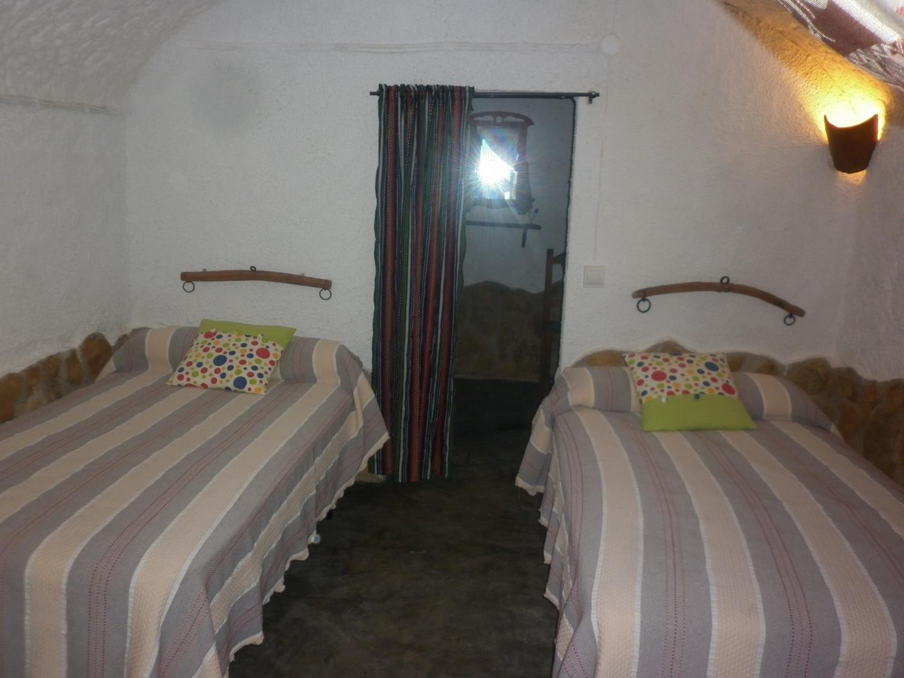 Casa Cueva Rural LA TEJA 8