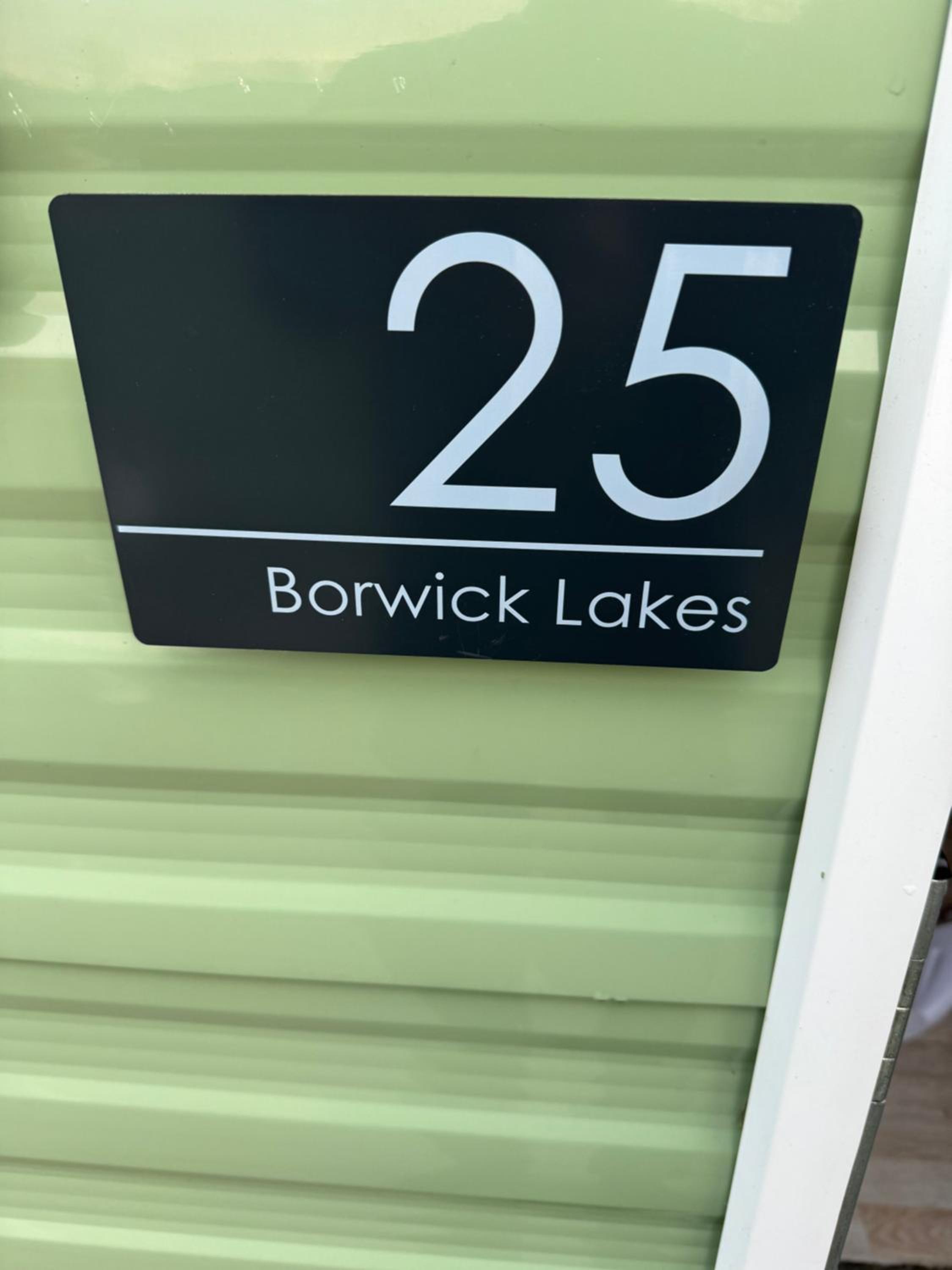 2 Bedroom Lakeview Lodge - Ensuite & Balcony Deck view 2