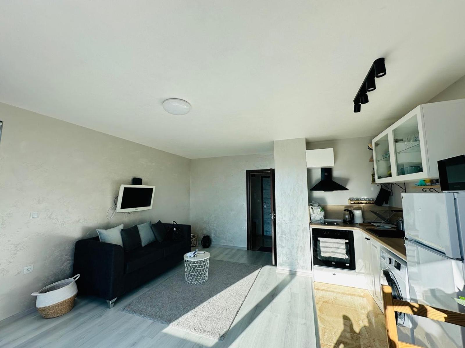 Sky Hills Apartment