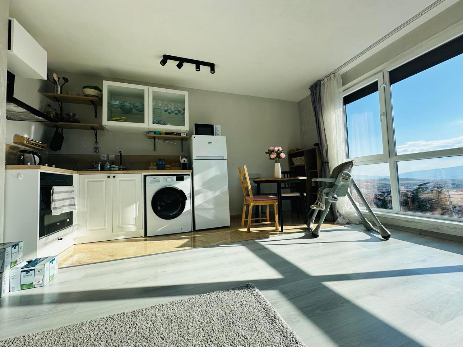 Sky Hills Apartment