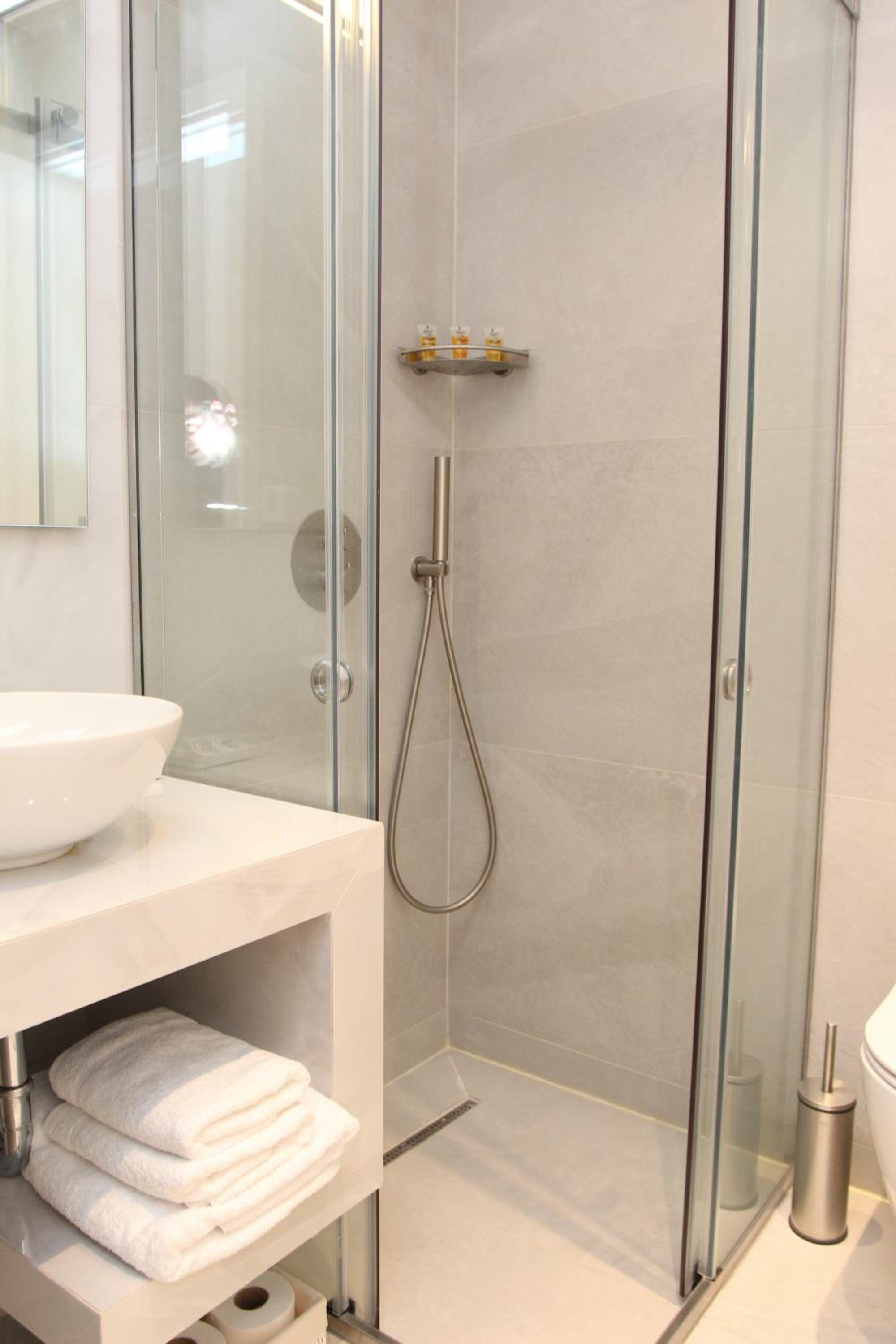 central metropolis luxury living