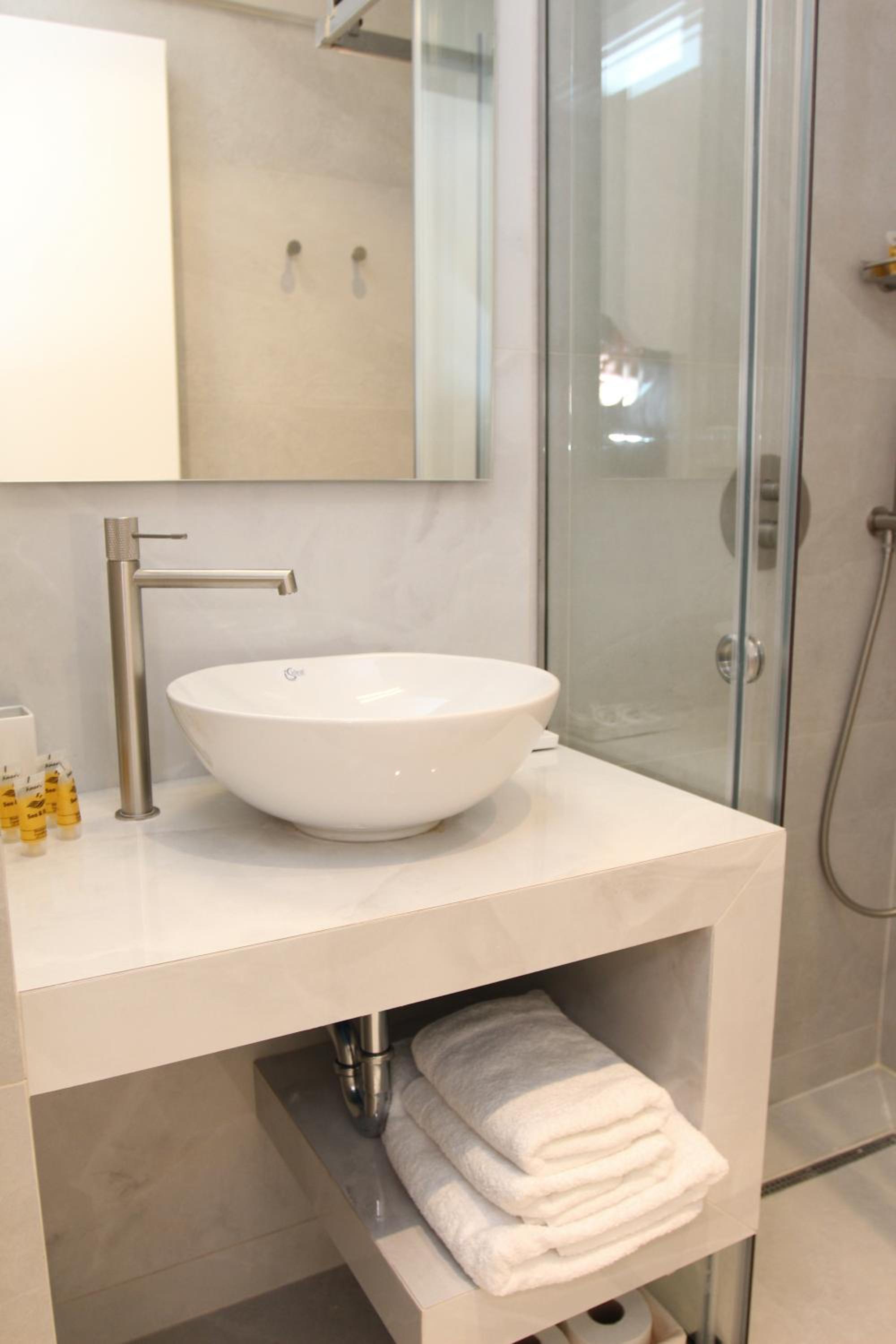 central metropolis luxury living