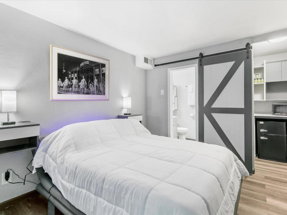 Charming Retro Studio