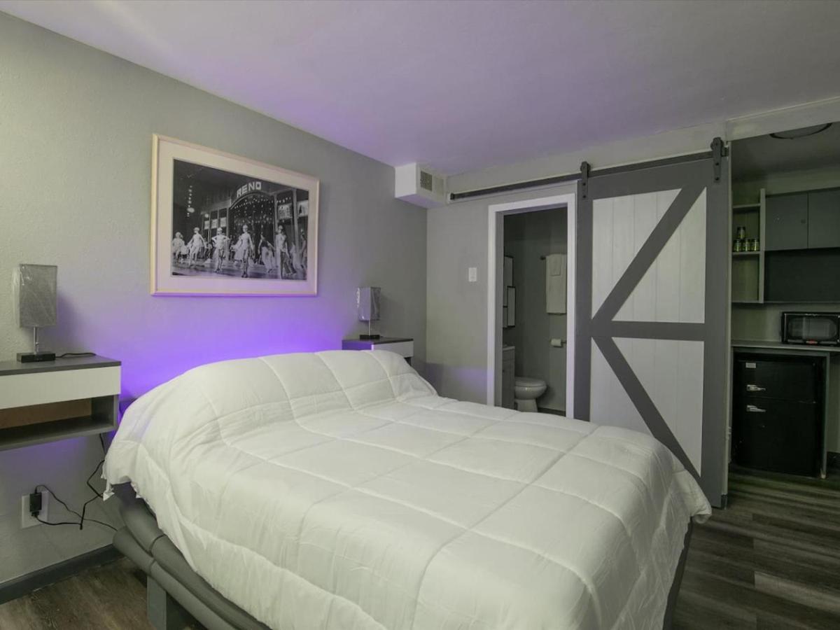 Charming Retro Studio