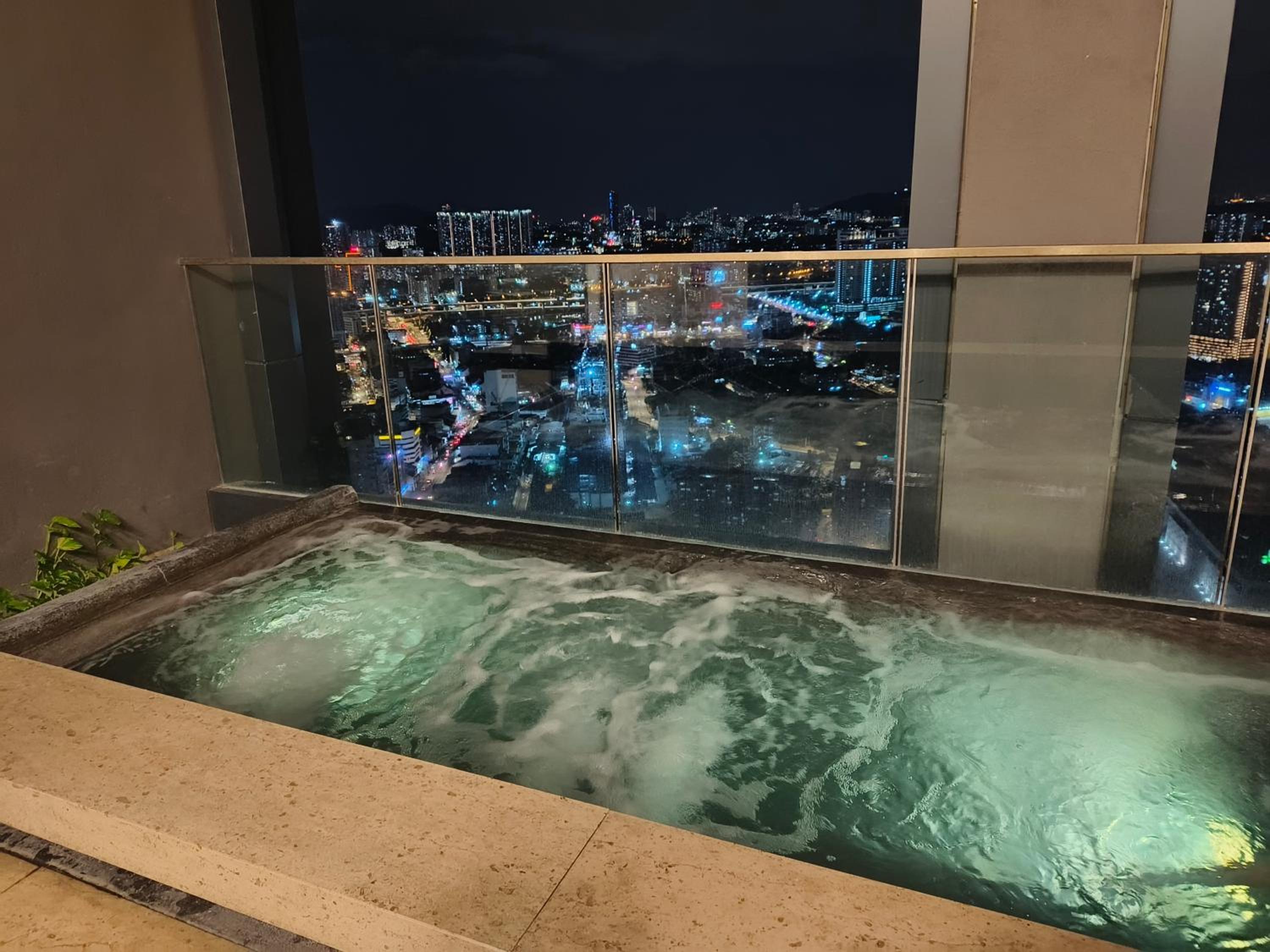 Lucentia Suites KLCC by City View