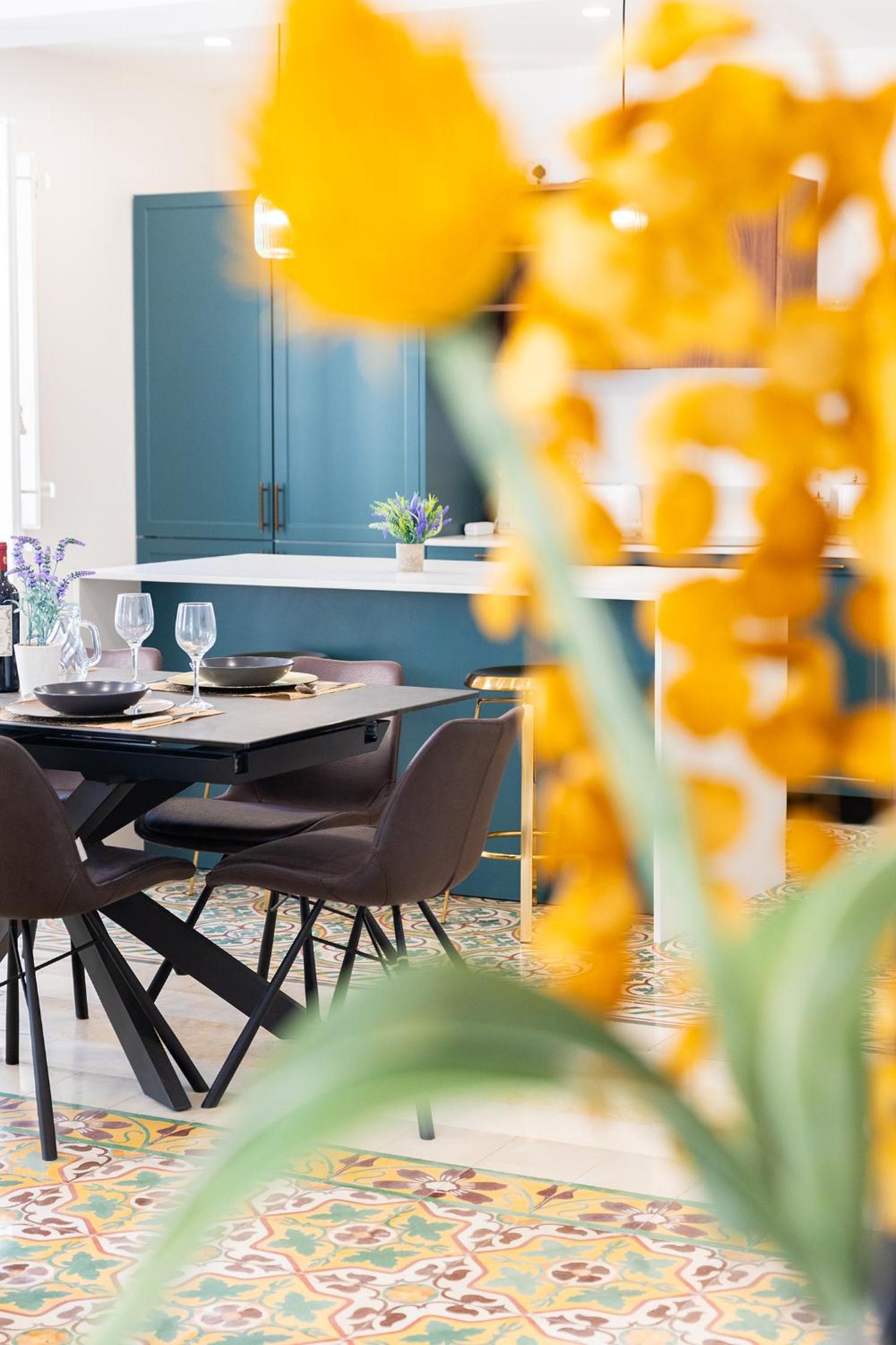 Florette Suite Designer Finish w Stunning Lounge Terrace by Arco Collection