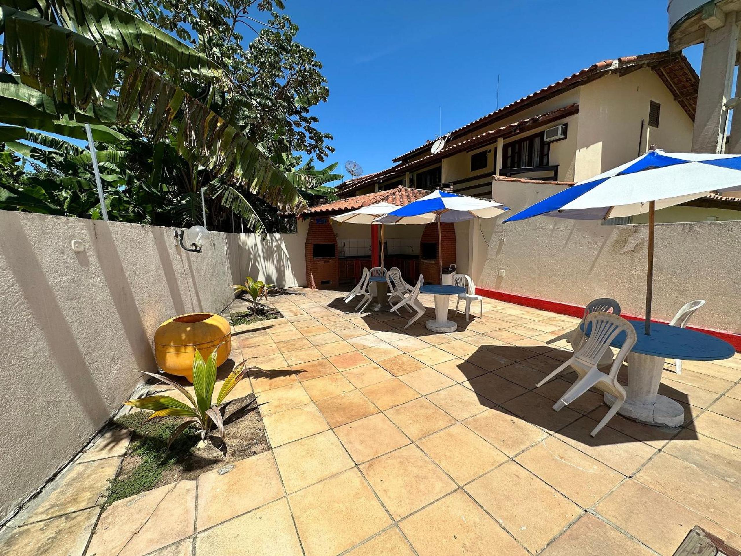 Casas com 2 ou 3 suítes (todas com ar split), com internet privativa 300MBPSno Residencial Nazareth, localizado a aproximadamente 80m da praia de Taperapuã