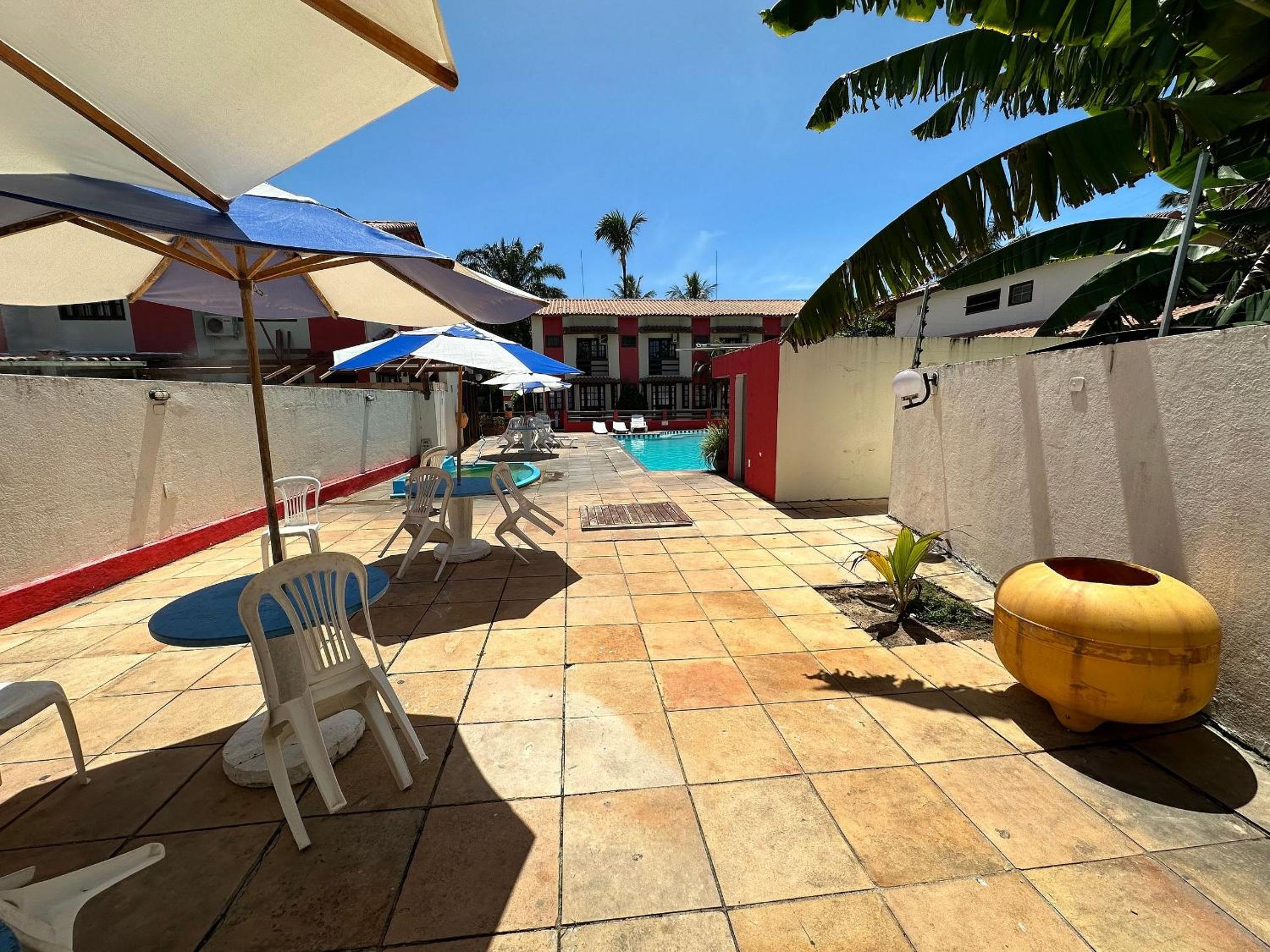 Casas com 2 ou 3 suítes (todas com ar split), com internet privativa 300MBPSno Residencial Nazareth, localizado a aproximadamente 80m da praia de Taperapuã