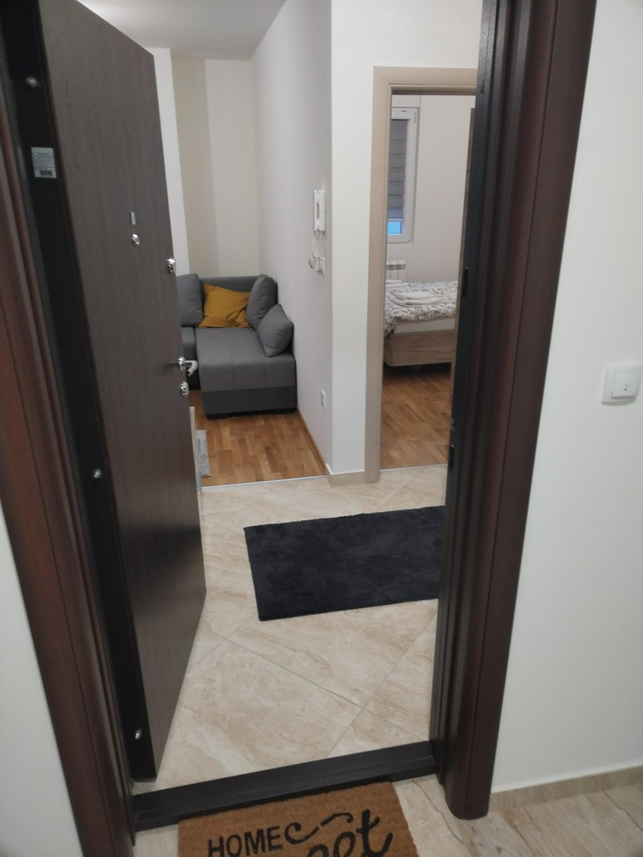 Apartman Ledine