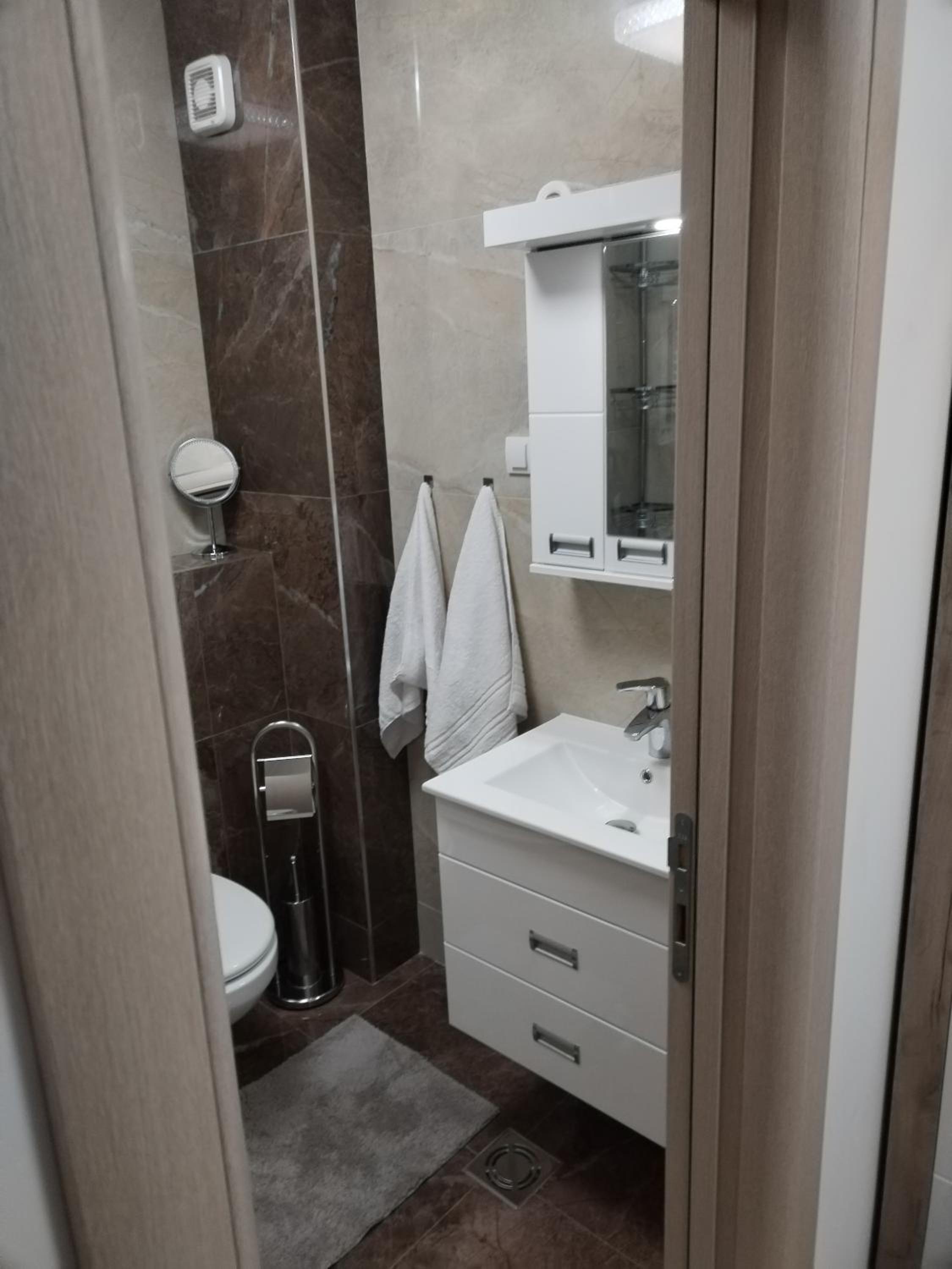 Apartman Ledine