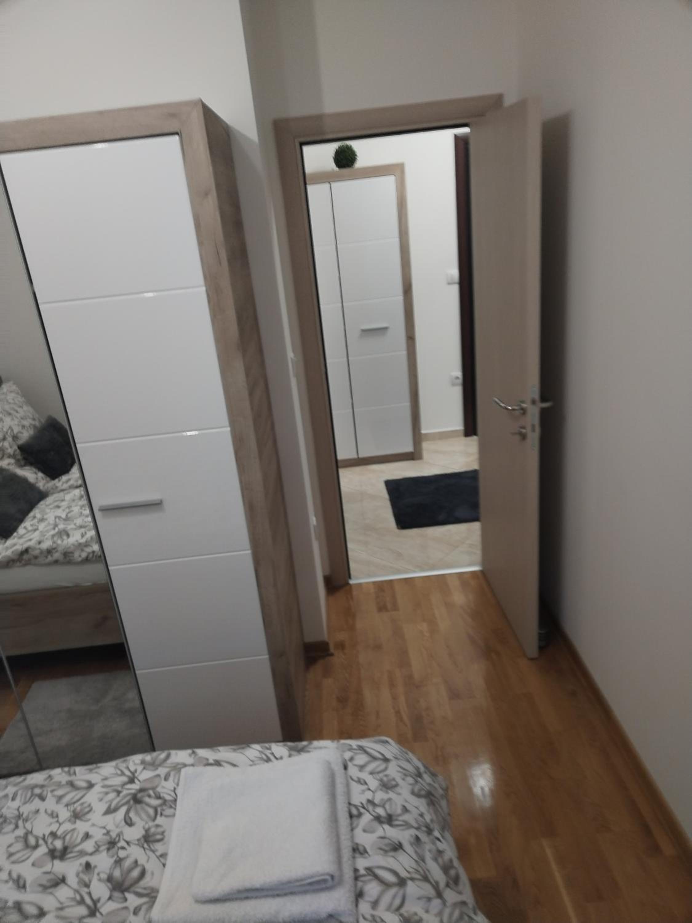 Apartman Ledine
