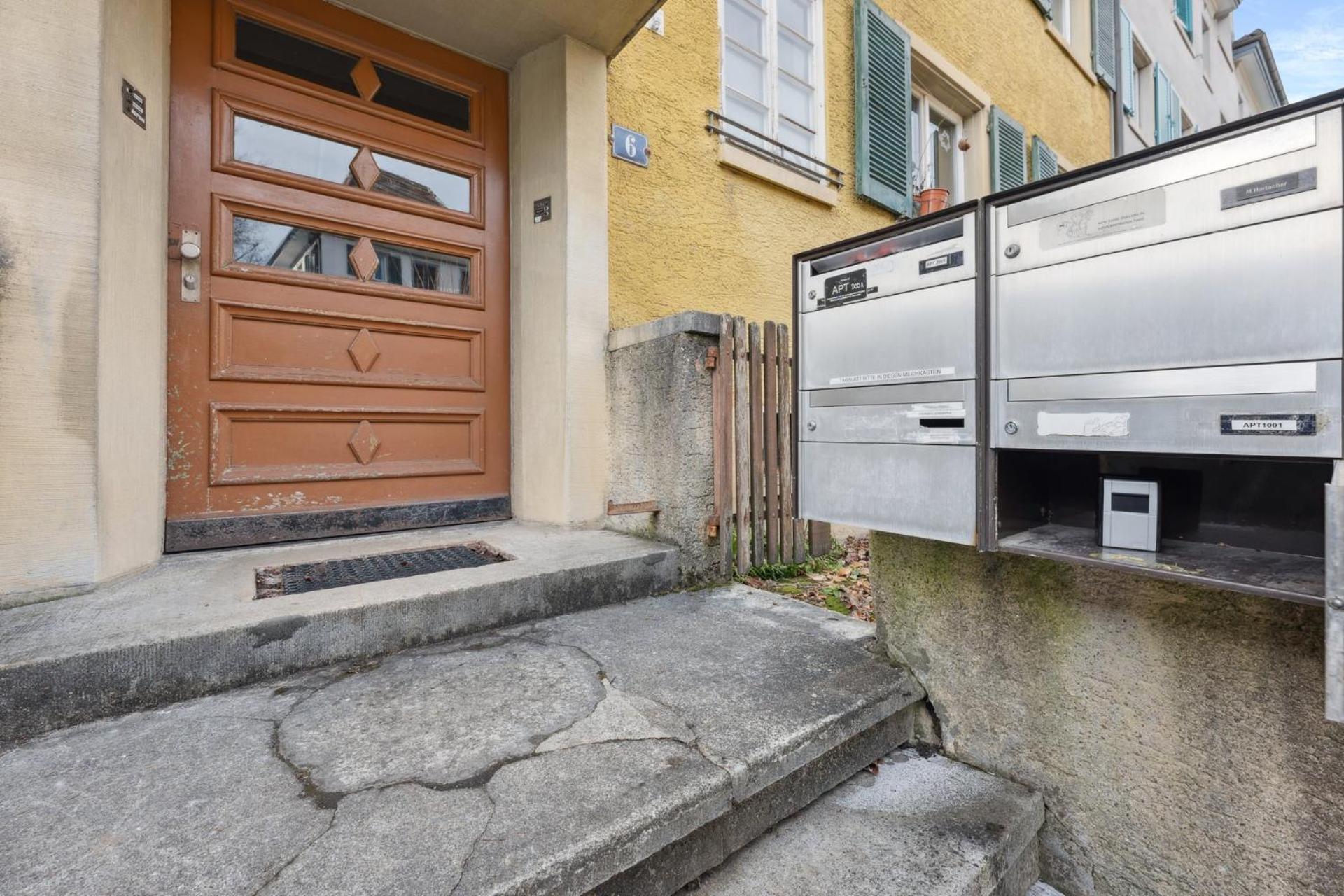 Homey Comfort in Oerlikon