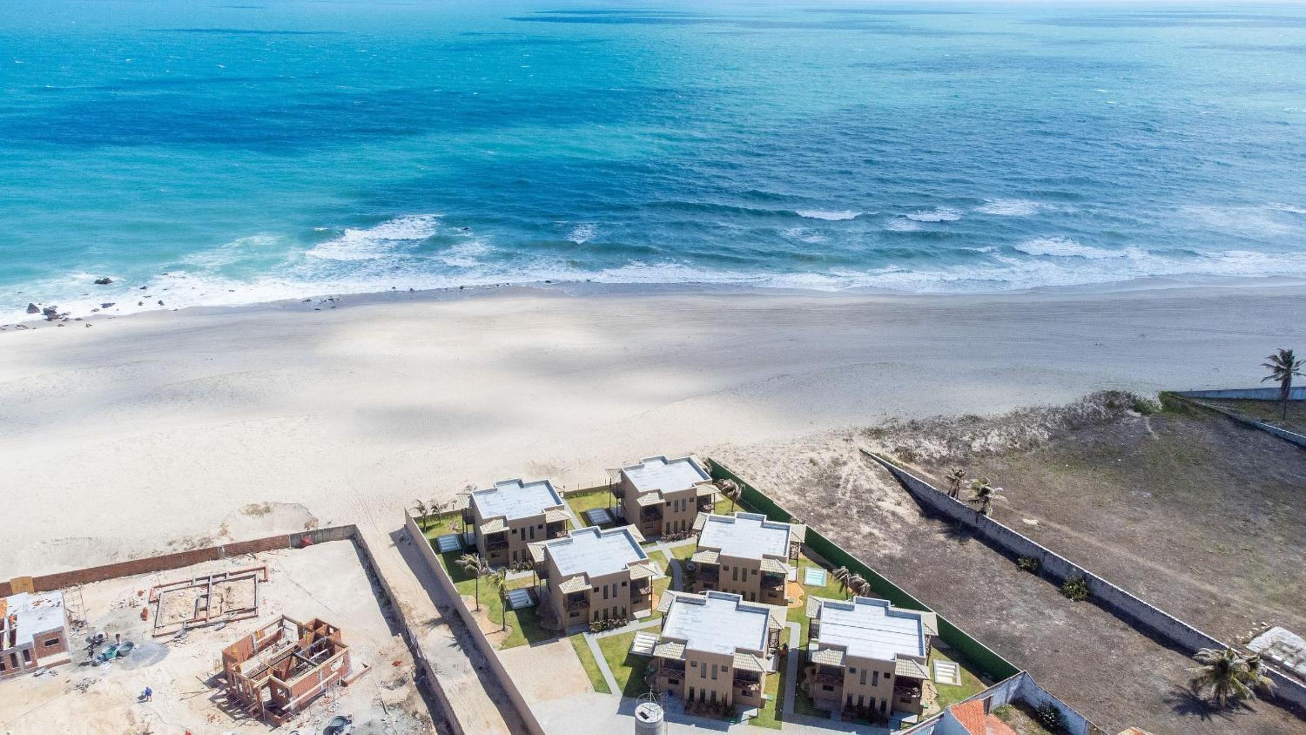 Beachfront Duplex #A2 em Barro Preto por Carpediem