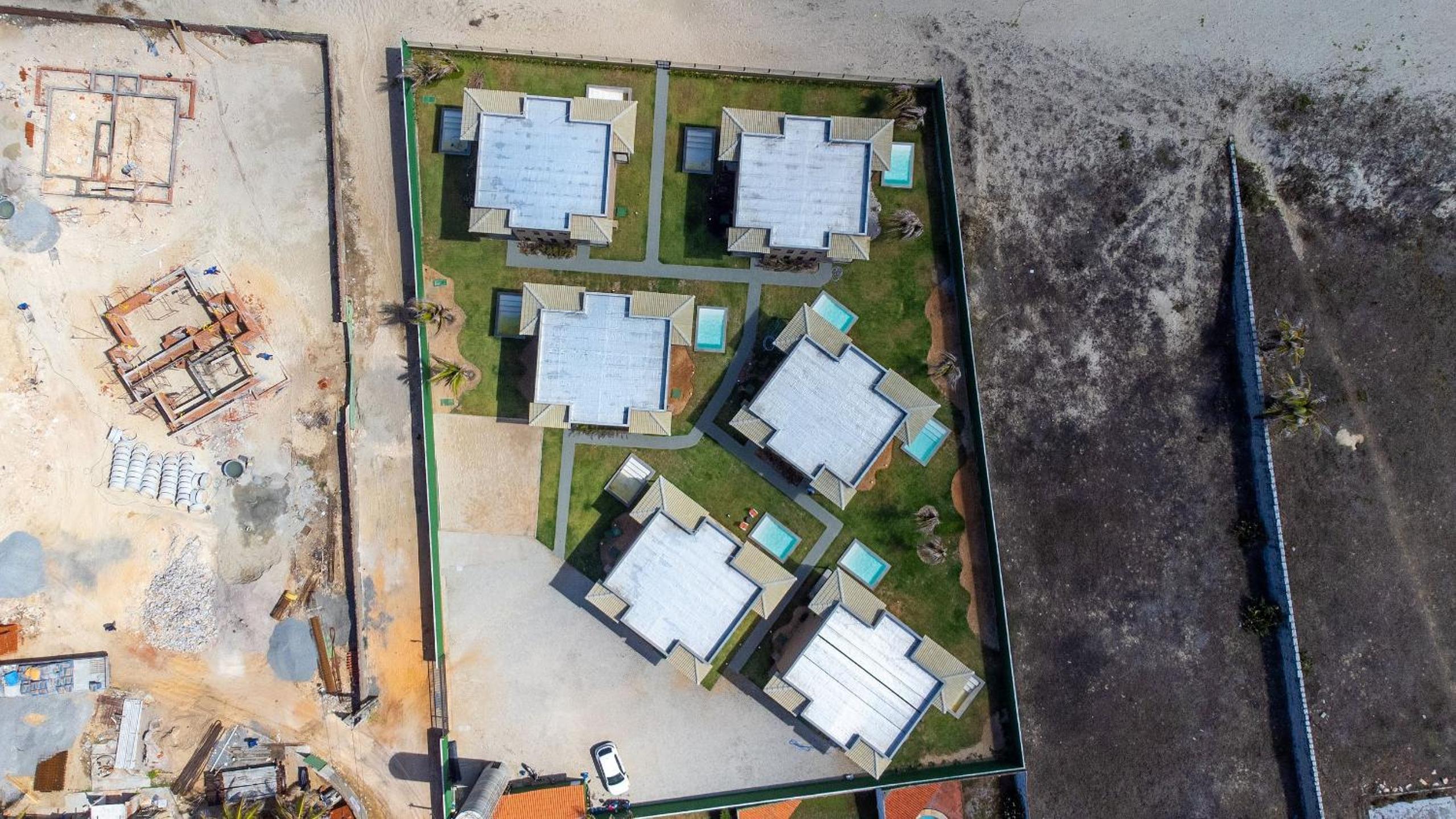 Beachfront Duplex #A2 em Barro Preto por Carpediem
