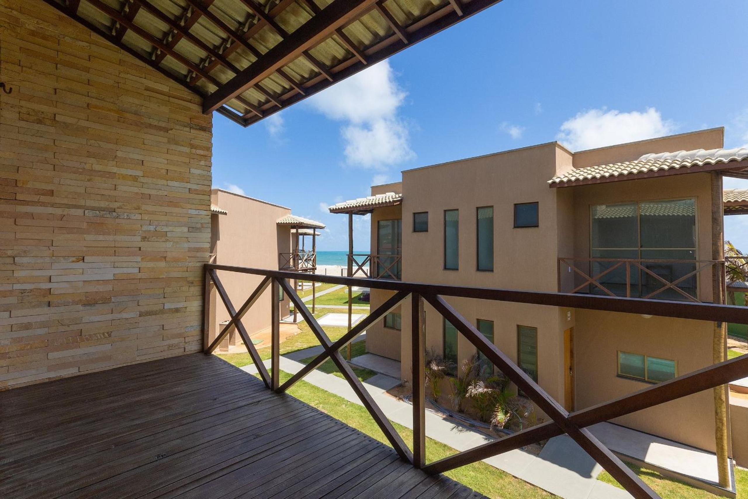 Beachfront Duplex #A2 em Barro Preto por Carpediem