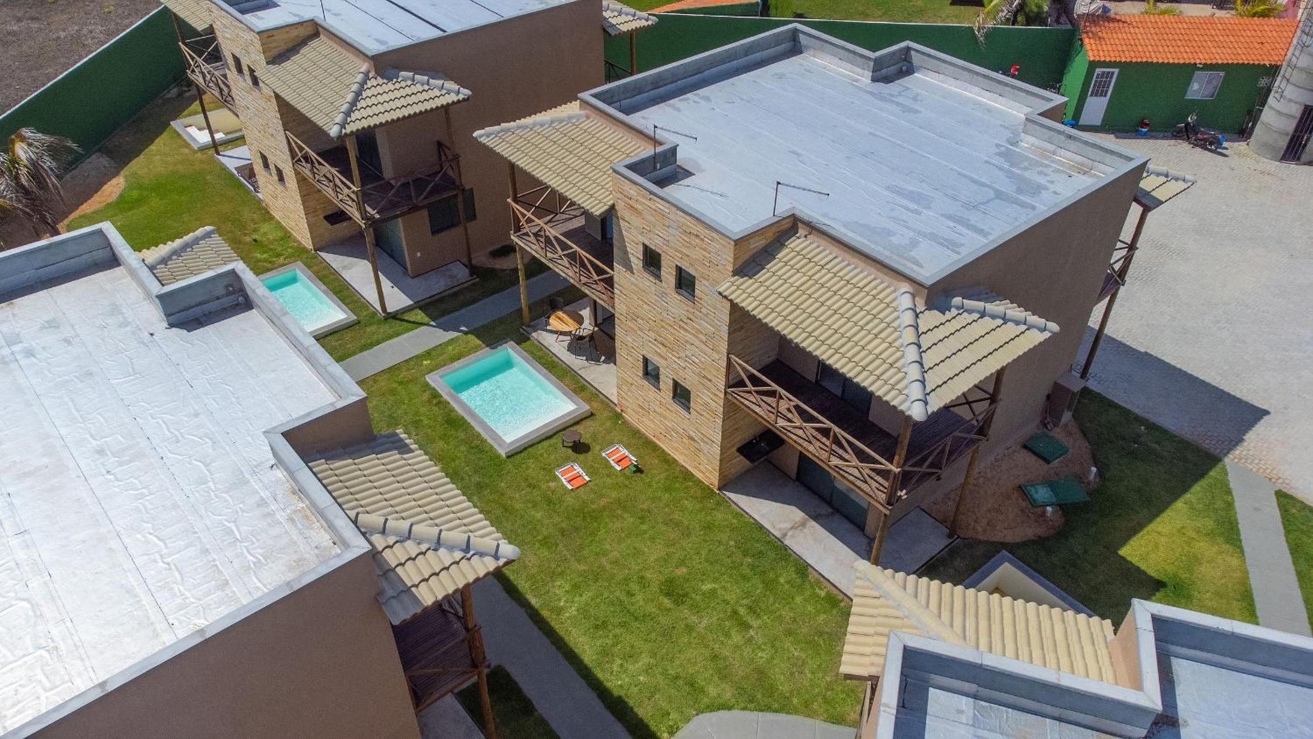 Beachfront Duplex #A2 em Barro Preto por Carpediem