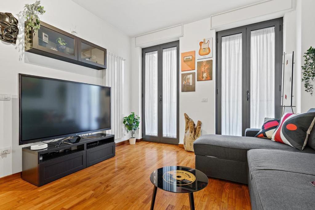 [Milano-M1] Rock House