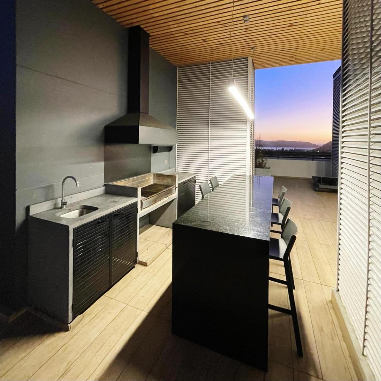 Fabuloso departamento con panorámica vista al mar, a la Herradura y a la ciudad
