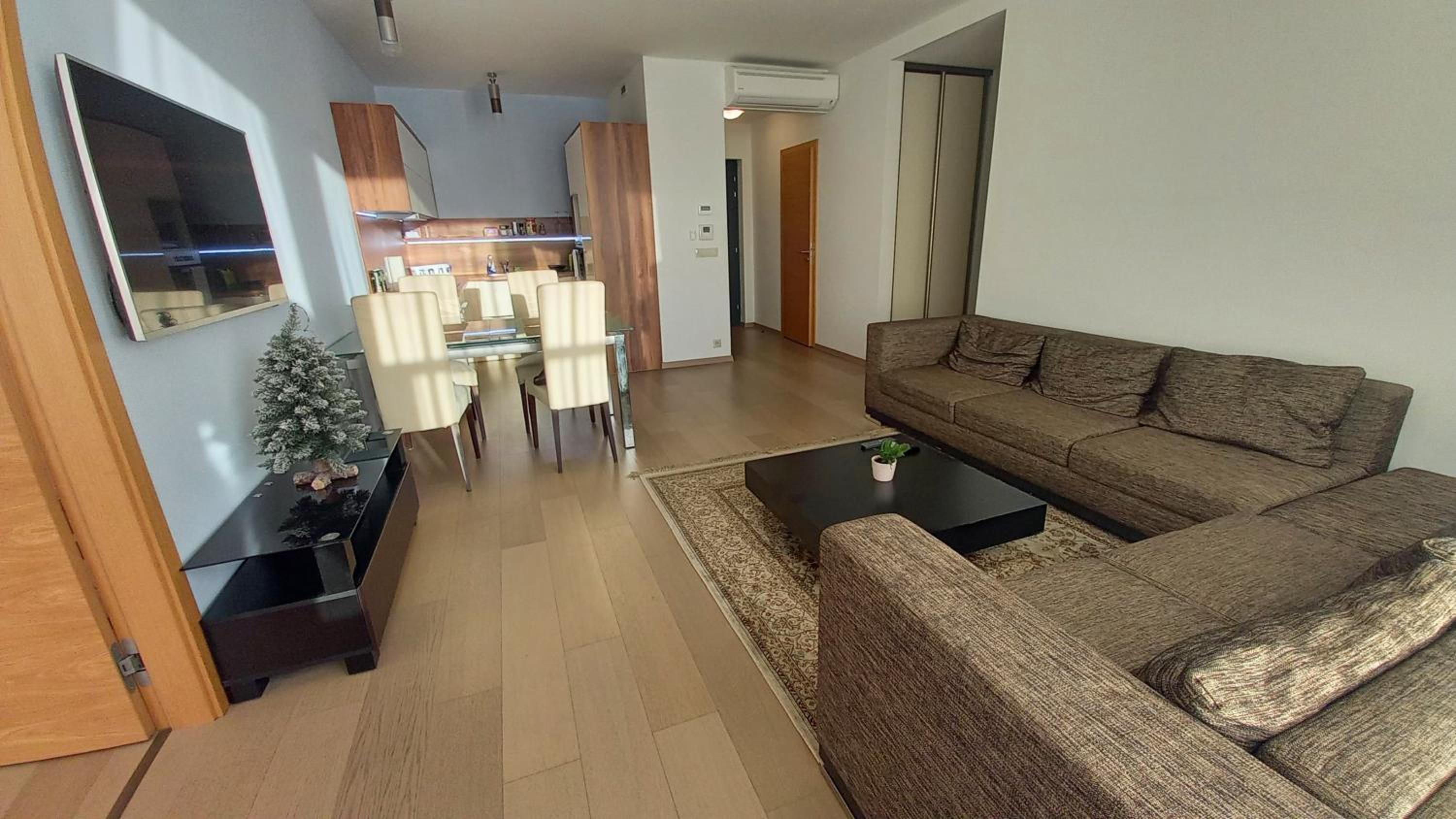 Panorama City - Spacious apartment near EUROVEA