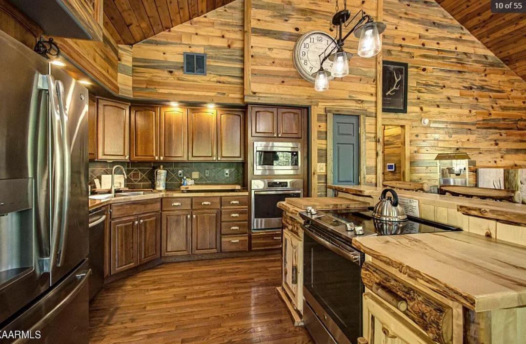 Rustic Hideaway! view 3