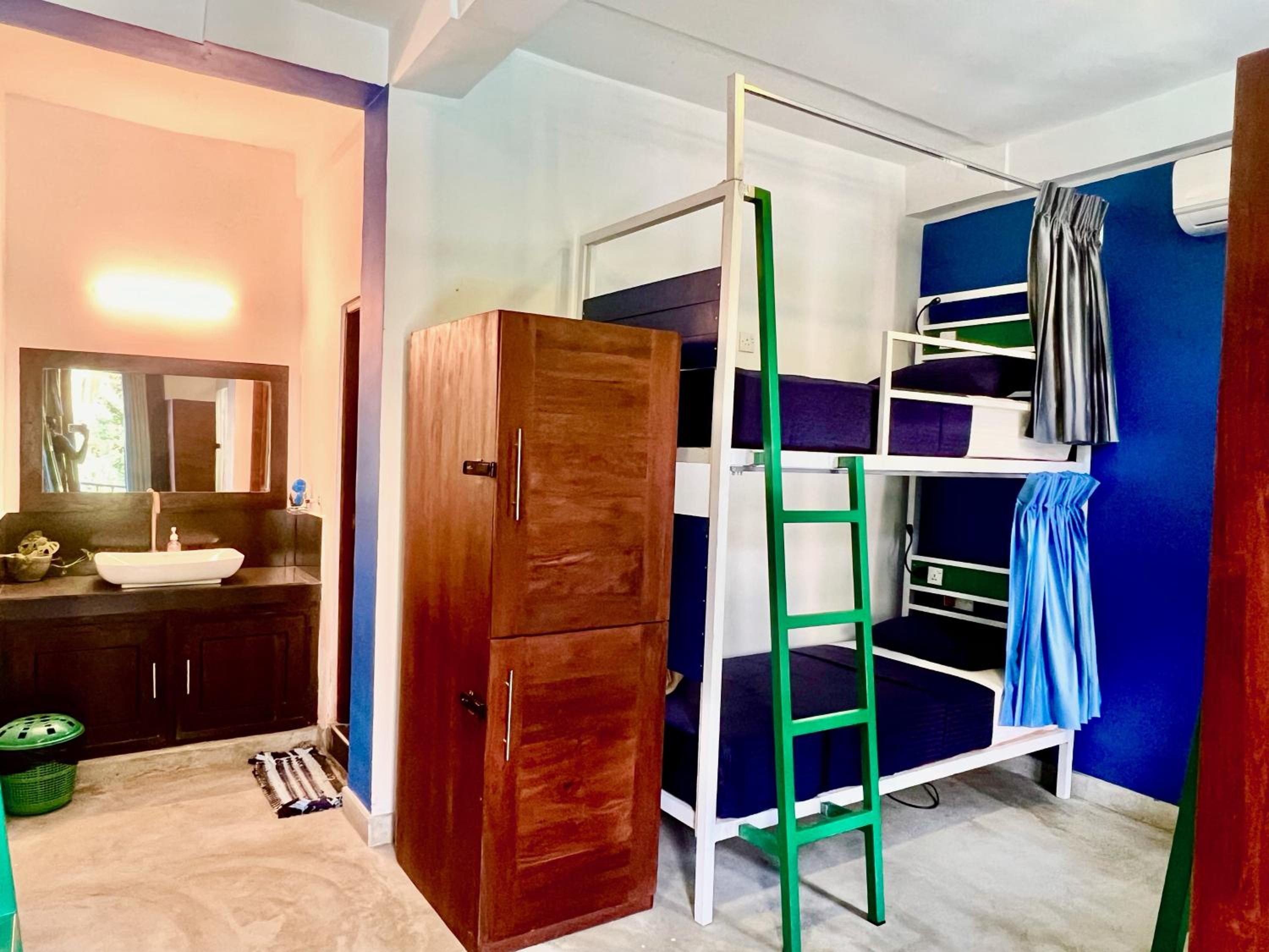 Downtown Hostels Ella view 4
