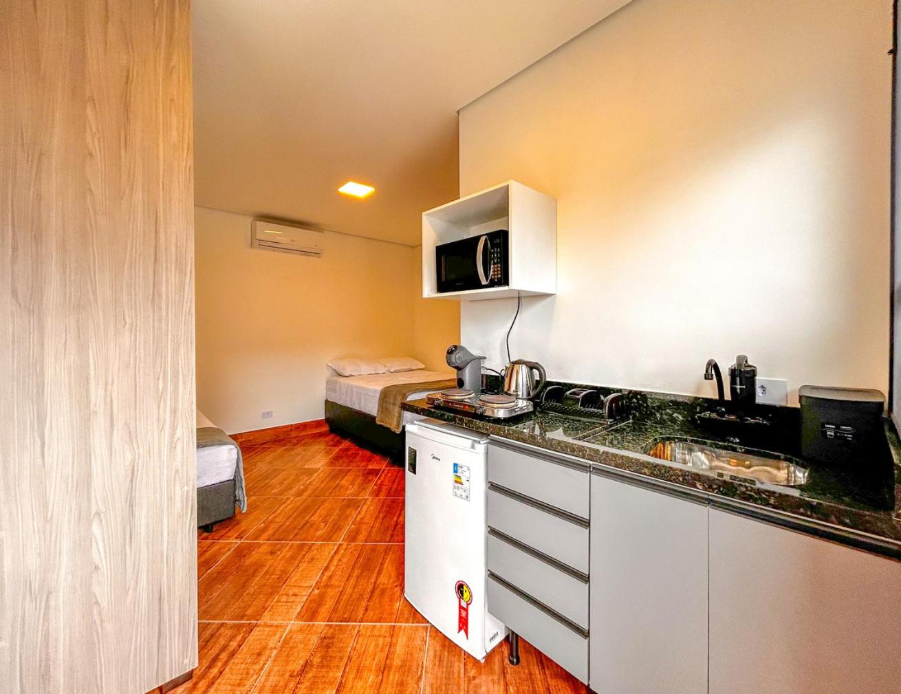 Flat a beira mar da Praia de Guaratuba Bertioga SP